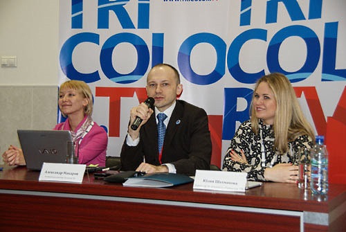 Анна, Сопова, Александр Макаров и Юлия Шахманова в ходе одной из пресс-конференций "Триколор ТВ".