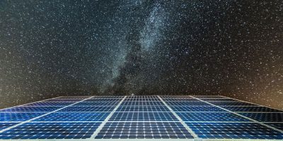 Возможно ли заставить солнечные батареи вырабатывать энергию ночью?