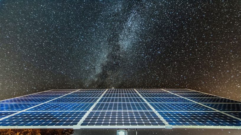 Возможно ли заставить солнечные батареи вырабатывать энергию ночью?