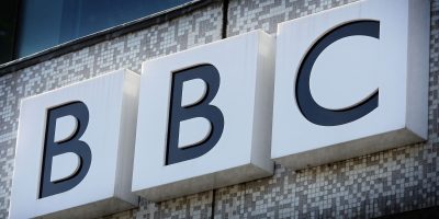 Вместо двух новостийных телеканалов BBC будет один