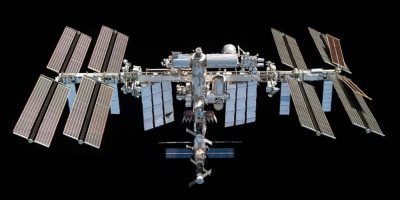 Илон Маск «подтолкнет» Международную космическую станцию с орбиты в Тихий океан. Но позднее