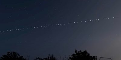 Первая массовая волна спутников Starlink сгорает при выводе с орбиты, заканчивая срок эксплуатации